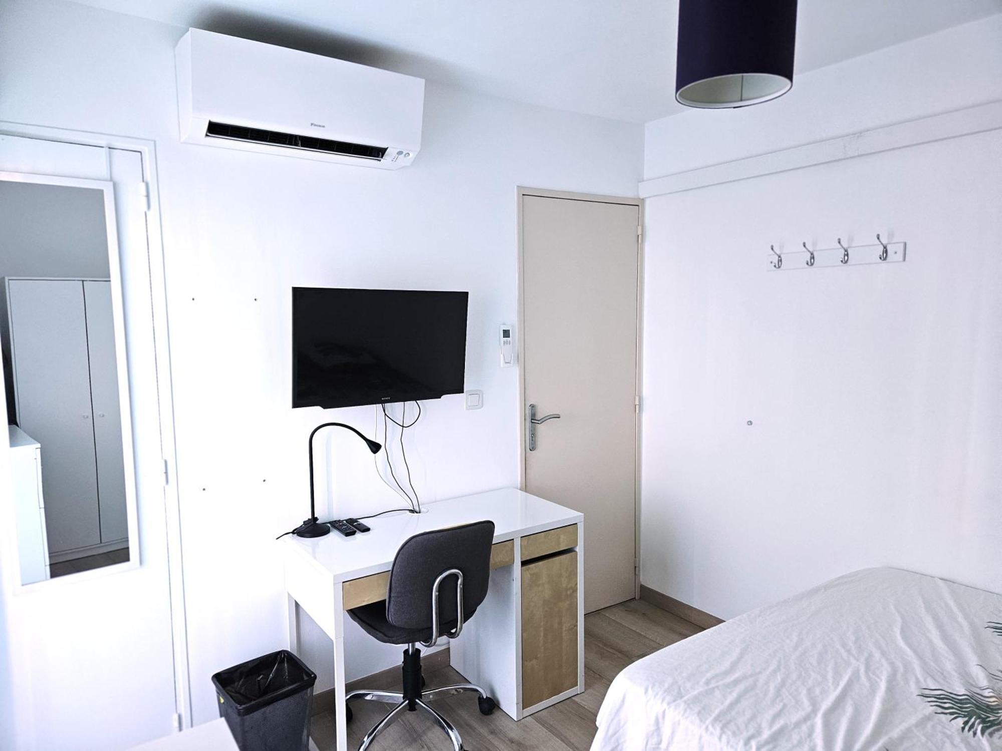 Chambre En Colocation Fille, Proche Mer, Climatisation Toulon Exterior foto